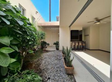 Casa · 192m² · 3 Recámaras · 2 Estacionamientos · Casa en Venta en Palmira