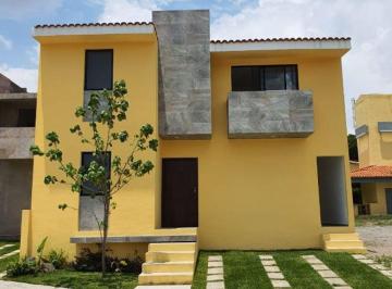 Casa · 260m² · 4 Recámaras · 2 Estacionamientos · Casa en Venta en El Paraíso
