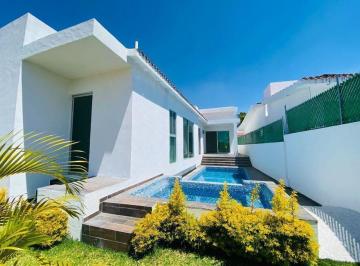 Casa · 206m² · 3 Recámaras · 1 Estacionamiento · Casa en Venta en Lomas de Cocoyoc
