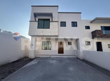 Casa · 151m² · 3 Recámaras · 2 Estacionamientos - Remax Si · Casa Venta La Vista Residencial