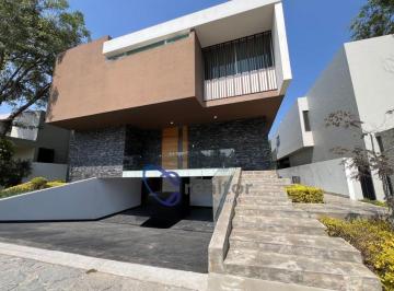 Casa de 4 habitaciones, Zapopan · Casa en Venta en Zapopan, Jalisco (Colinas de San Javier)