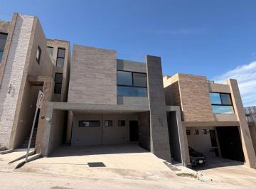 Casa · 290m² · 3 Recámaras · 3 Estacionamientos · Casa en Venta Cumbres Monserrat Arriba de Leones
