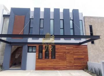 Casa · 265m² · 4 Recámaras · 3 Estacionamientos · Casa en Altozano El Nuevo Queretaro