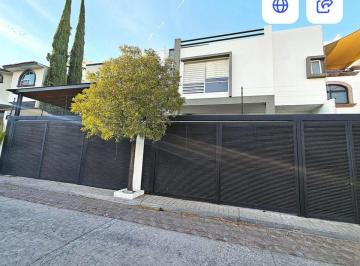 Casa de 4 habitaciones, Querétaro · Casa en Venta en Qro Milenio III