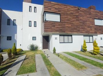 Casa · 182m² · 3 Recámaras · 2 Estacionamientos · Casa en Venta Cerca de Galerías Metepec Maples II Mexicaltzingo 3 Recámaras