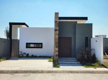 Casa · 149m² · 3 Recámaras · 2 Estacionamientos · Punto Lomas Residencial, Casa en Venta de un Nivel con 3 Recámaras