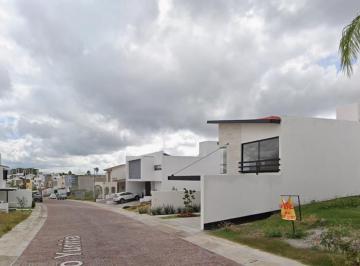 Casa de 4 habitaciones, Querétaro · ¡Vive La Experiencia Juriquilla en Cumbres del Lago!