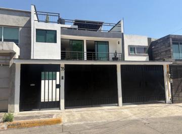 Casa de 4 habitaciones, Naucalpan de Juárez · Agradable Casa Remodelada en Calle Cerrada con Vigilancia