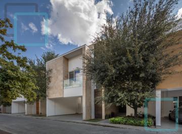 Casa · 371m² · 3 Recámaras · 2 Estacionamientos · Casa en Venta Real San Agustín Zona San Pedro Garza García