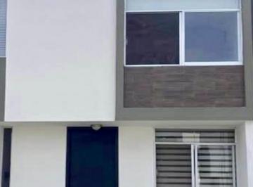 Casa · 96m² · 2 Recámaras · 2 Estacionamientos · Casa en Venta, Fracc. Los Encinos Residencial, Tlaquepaque, Jalisco.