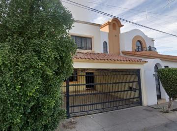 Casa de 4 habitaciones, Hermosillo · Venta de Casa En: Hermosillo Centro