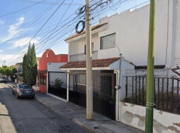 Casa de 4 habitaciones, Guadalajara · Venta de Casa En: Guadalajara