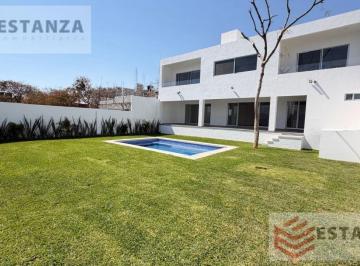 Casa · 400m² · 5 Recámaras · 3 Estacionamientos · Burgos Bugambilias Casa - Clave Cs824
