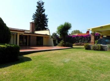 Casa · 600m² · 4 Recámaras · 4 Estacionamientos · Santa María Ahuacatitlán - Clave Cs681