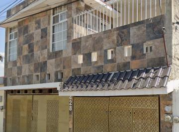 Casa de 4 habitaciones, León · Casa de Recuperación Bancaria