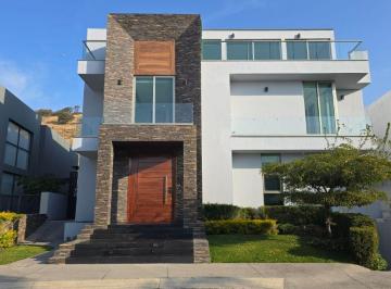 Casa de 6 habitaciones, Tlajomulco de Zúñiga · Casa con 782 m² Superficie de Terreno, 6 Habitaciones en Venta, Rinconada Santa Anita