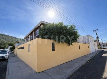 Casa · 234m² · 6 Recámaras · Casa en Venta en Valle Dorado (Sección Rios)