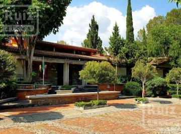 Casa · 1200m² · 4 Recámaras · 6 Estacionamientos · Residencia en Venta, Fracc. Campestre El Refugio, Zona Norte