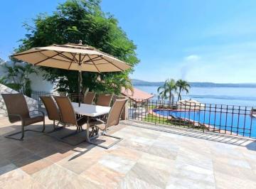 Casa · 838m² · 6 Recámaras · 6 Estacionamientos · Casa en Venta, Tequesquitengo, Jojutla Morelos