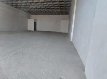 Local comercial · 150m² · 100 Estacionamientos · Local en Renta en Cumbres