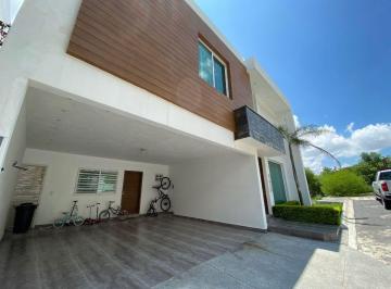 Casa de 4 habitaciones, Monterrey · Casa con 4 Habitaciones en Venta en Contry Sur, 172 m² Superficie de Terreno