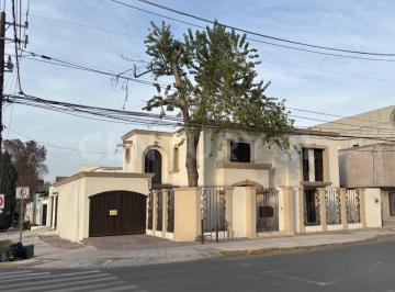 Local comercial · 392m² · 8 Estacionamientos · Oficina / Local en Renta en Colonia del Valle, San Pedro Garza García