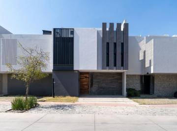 Casa de 3 habitaciones, Zapopan · Casa en Renta Solares