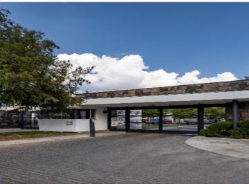 Casa · 371m² · 3 Recámaras · 2 Estacionamientos · Casa - Venta