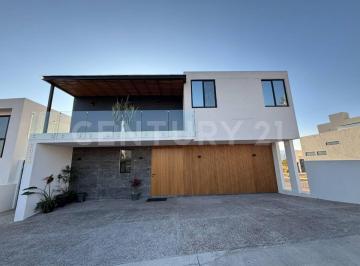 Casa · 517m² · 5 Recámaras · 3 Estacionamientos · Casa en Venta, Lomas de Juriquilla, Santiago de Querétaro, Qro.