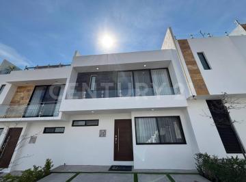 Casa · 133m² · 3 Recámaras · 2 Estacionamientos · Casa en Venta Juriquilla