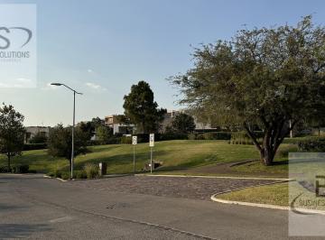Terreno / Lote · 325m² · Kl/ Terreno en Venta en Una de Las Privadas Más Bonitas de Altozano.