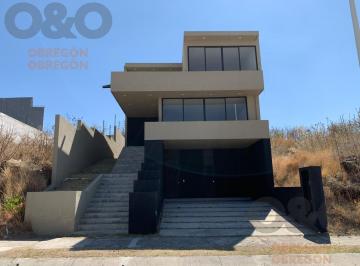 Casa · 346m² · 4 Recámaras · 4 Estacionamientos · Casa en Venta en Zanda, León Gto