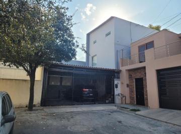 Casa de 4 habitaciones, Monterrey · Casa en Venta de Tres Pisos en La Colonia Paseo de Cumbres 4 Recamaras