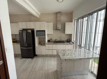 Casa de 4 habitaciones, Zapopan · Casa Remodelada en Chapalita, de un Solo Nivel