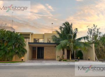 Casa en condominio · 435m² · 3 Recámaras · 2 Estacionamientos · Casa en Venta de 3 Recámaras en Privada Jardines de Rejoyada