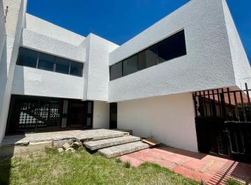 Casa · 600m² · 3 Recámaras · 2 Estacionamientos · Casa en Renta en Av Cuauhtémoc, Colonia Centro, Coatzacoalcos, Veracruz.