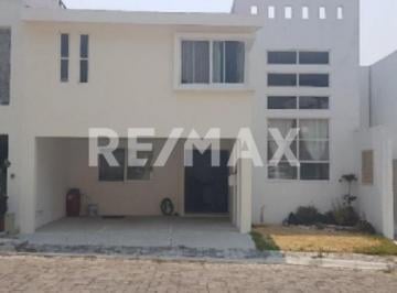 Casa · 220m² · 4 Recámaras · 2 Estacionamientos · Casa en Venta - (4)