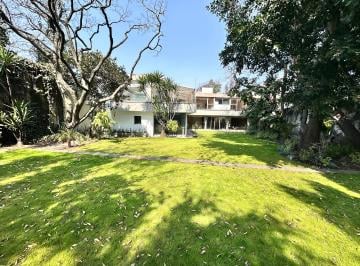 Casa de 5 habitaciones, Miguel Hidalgo · Casa Para Remodelar con Gran Potencial en Lomas de Chapultepec