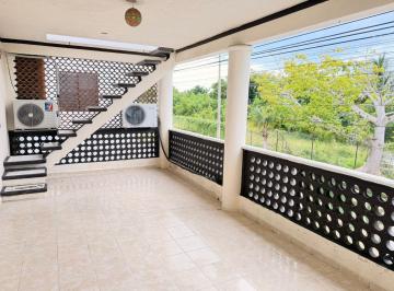 Casa · 226m² · 3 Recámaras · 2 Estacionamientos · Casa en Venta en Cancún, Puerto Juárez