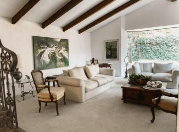 Casa · 403m² · 3 Recámaras · 4 Estacionamientos · Casa en Renta con o Sin Muebles en Lomas de Chapultepec