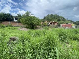Terreno / Lote · 300m² · Terreno Plano con Doble Acceso