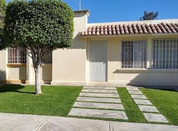 Casa de 2 habitaciones, Corregidora · Casa en Venta en Fraccionamiento Piramides Corregidora Queteraro.