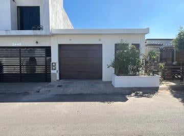 Casa · 94m² · 2 Recámaras · 1 Estacionamiento · Casa en Fraccionamiento Valle Alto