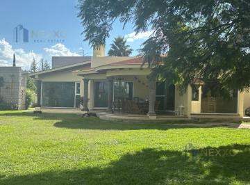 Casa · 312m² · 3 Recámaras · 5 Estacionamientos · Casa en Venta en Tequisquiapan ¡Excelente Oportunidad de Inversión!