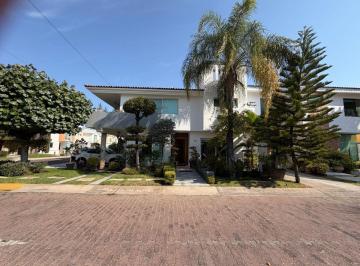 Casa en condominio de 4 habitaciones, Zapopan · Casa en Venta Jardín Real
