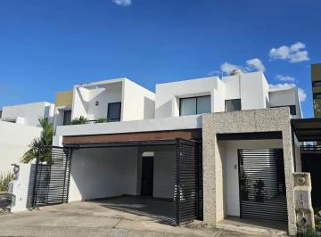 1 · Casa en Venta Remodelada en Residencial Floresta Merida Yucatan