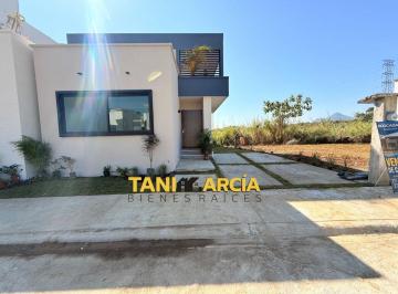 Casa de 3 habitaciones, Fortín · Vendo Casa Nueva Moderna en Esquina Fraccionamiento Privado en Fortín, Residencial La Llave