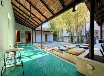 1 · Casa en Venta en Esquina en Santiago Centro de Merida