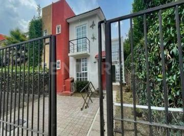 Casa · 90m² · 3 Recámaras · 2 Estacionamientos · Casa Ampliada en Venta Villas del Campo Calimaya