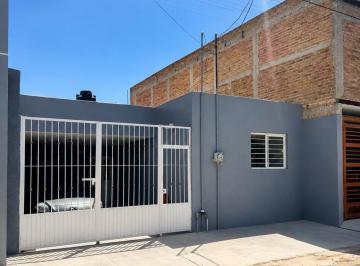 Casa de 4 habitaciones, Zapopan · Casa con 200 m² Superficie de Terreno, 4 Recámaras en Venta, Nuevo México